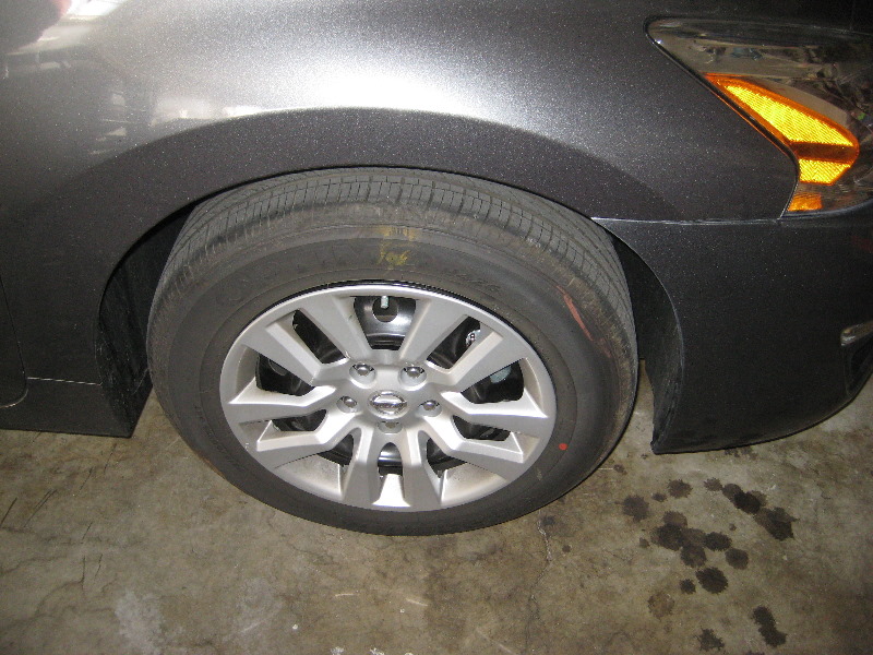 20132015NissanAltimaFrontBrakePadsReplacementGuide001