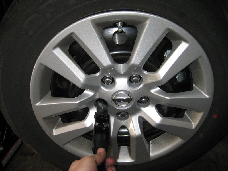 20132015NissanAltimaFrontBrakePadsReplacementGuide003