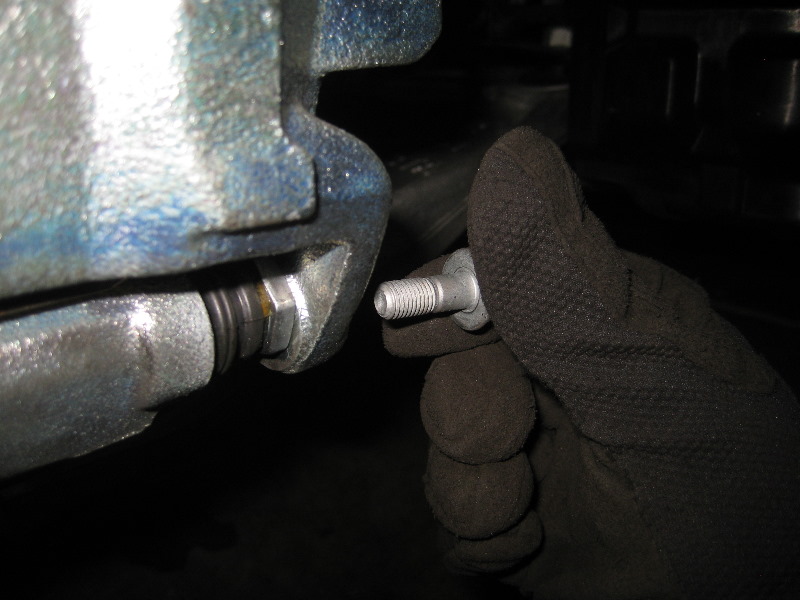 2013-2015-Nissan-Altima-Front-Brake-Pads-Replacement-Guide-010