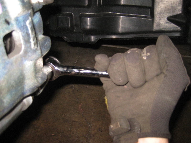 2013-2015-Nissan-Altima-Front-Brake-Pads-Replacement-Guide-029