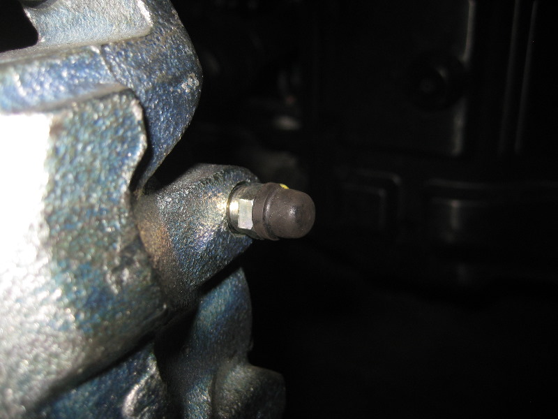 2013-2015-Nissan-Altima-Front-Brake-Pads-Replacement-Guide-031