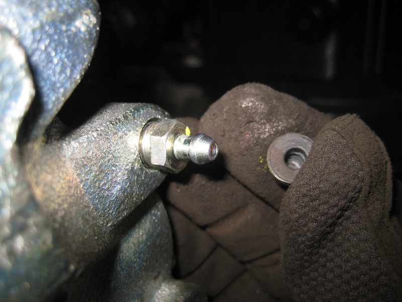 2013-2015-Nissan-Altima-Front-Brake-Pads-Replacement-Guide-032