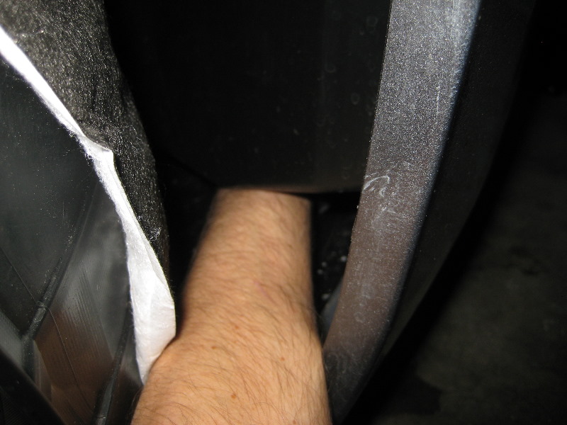 2013-2015-Nissan-Altima-Headlight-Bulbs-Replacement-Guide-021