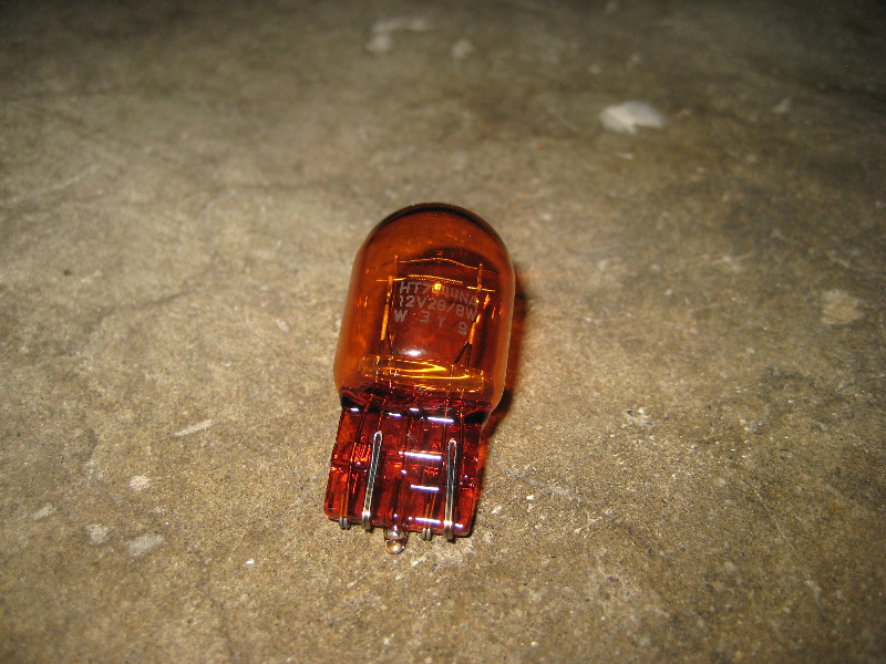 2013-2015-Nissan-Altima-Headlight-Bulbs-Replacement-Guide-023