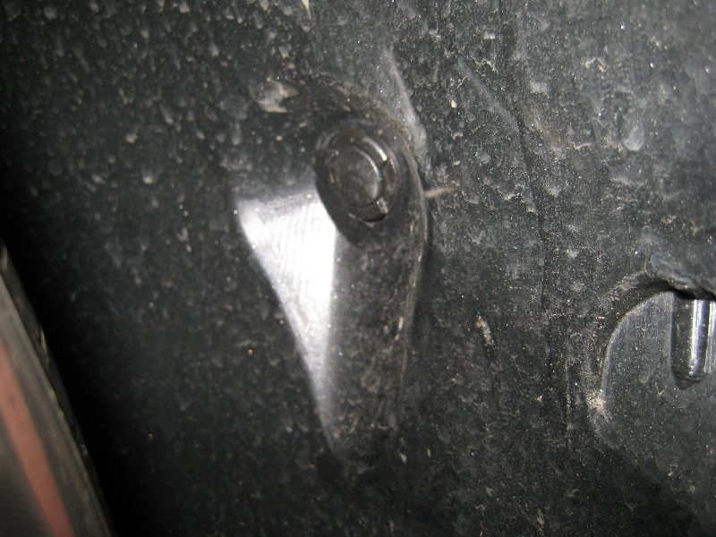 2013-2015-Nissan-Altima-Headlight-Bulbs-Replacement-Guide-027