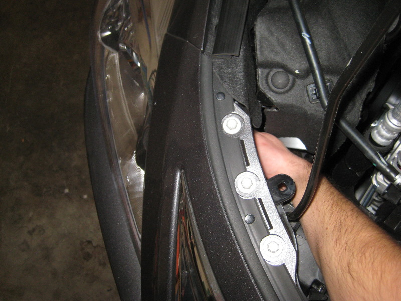 2013-2015-Nissan-Altima-Headlight-Bulbs-Replacement-Guide-033