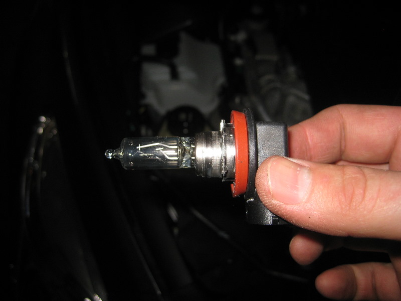 2013-2015-Nissan-Altima-Headlight-Bulbs-Replacement-Guide-035