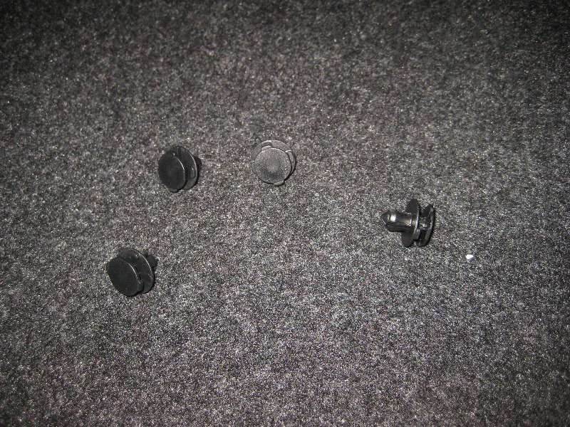 2013-2015-Nissan-Altima-License-Plate-Light-Bulbs-Replacement-Guide-008