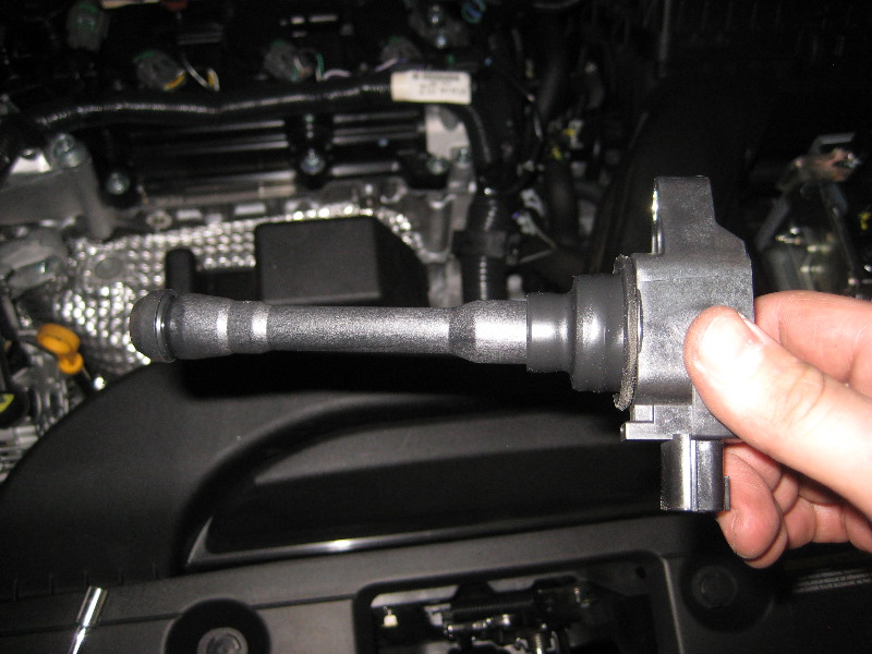 2013-2015-Nissan-Altima-QR25DE-Engine-Spark-Plugs-Replacement-Guide-010