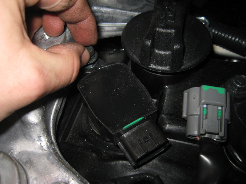 2013-2015-Nissan-Altima-QR25DE-Engine-Spark-Plugs-Replacement-Guide-022