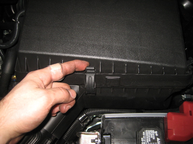 2013-2015-Nissan-Altima-QR25DE-I4-Engine-Air-Filter-Replacement-Guide-002
