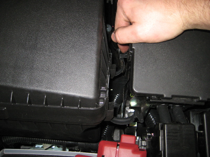 2013-2015-Nissan-Altima-QR25DE-I4-Engine-Air-Filter-Replacement-Guide-005