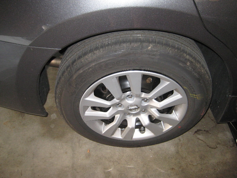 20132015NissanAltimaRearDiscBrakePadsReplacementGuide001