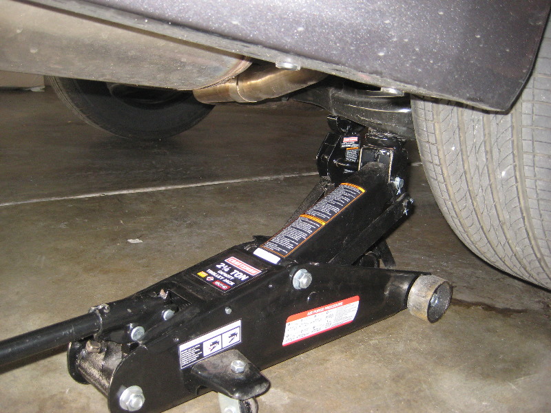 20132015NissanAltimaRearDiscBrakePadsReplacementGuide003