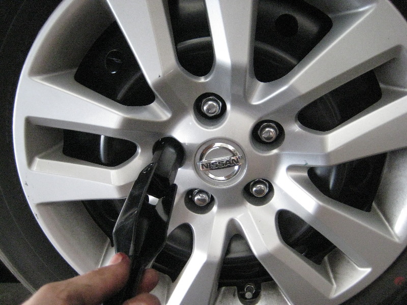 2013-2015-Nissan-Altima-Rear-Disc-Brake-Pads-Replacement-Guide-004