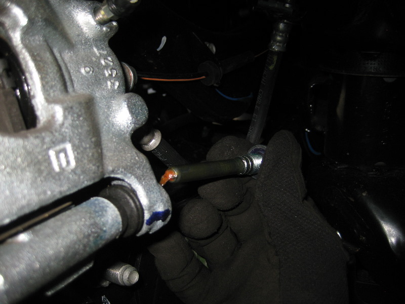 20132015NissanAltimaRearDiscBrakePadsReplacementGuide011