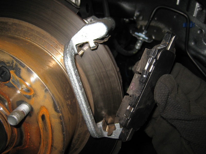 20132015NissanAltimaRearDiscBrakePadsReplacementGuide014