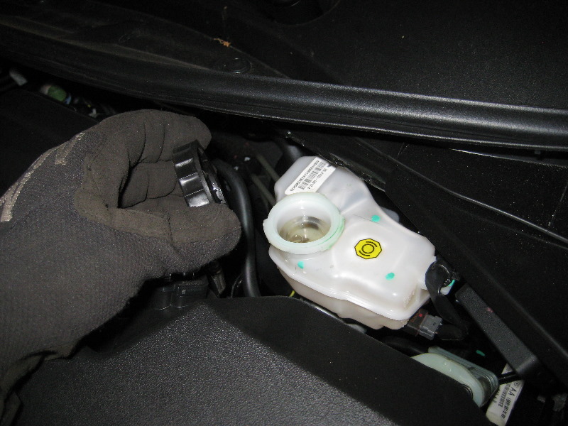 2013-2015-Nissan-Altima-Rear-Disc-Brake-Pads-Replacement-Guide-018