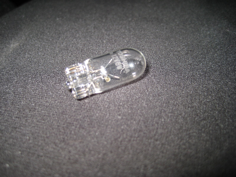 20132015NissanAltimaRearPassengerCourtesyReadingLightBulb