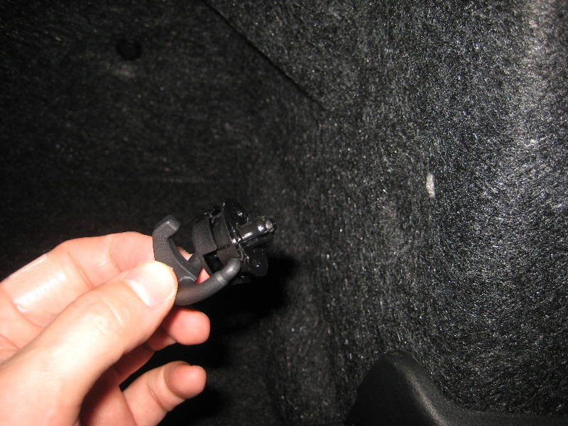 2013-2015-Nissan-Altima-Tail-Light-Bulbs-Replacement-Guide-004