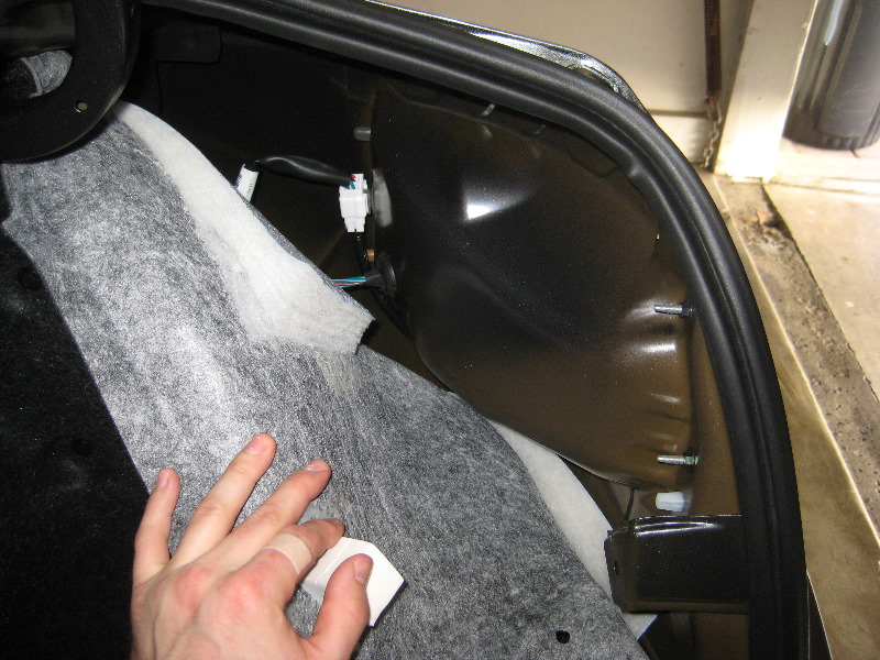 2013-2015-Nissan-Altima-Tail-Light-Bulbs-Replacement-Guide-006