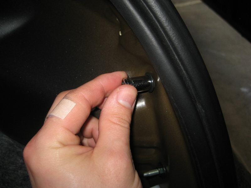 2013-2015-Nissan-Altima-Tail-Light-Bulbs-Replacement-Guide-008