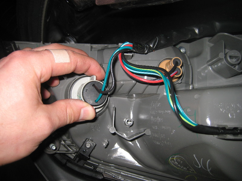 2013-2015-Nissan-Altima-Tail-Light-Bulbs-Replacement-Guide-019