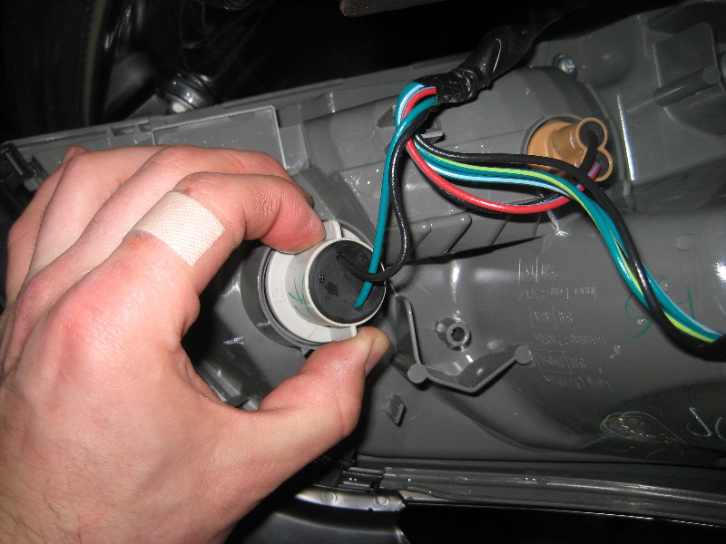 2013-2015-Nissan-Altima-Tail-Light-Bulbs-Replacement-Guide-022