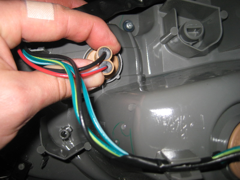 2013-2015-Nissan-Altima-Tail-Light-Bulbs-Replacement-Guide-023