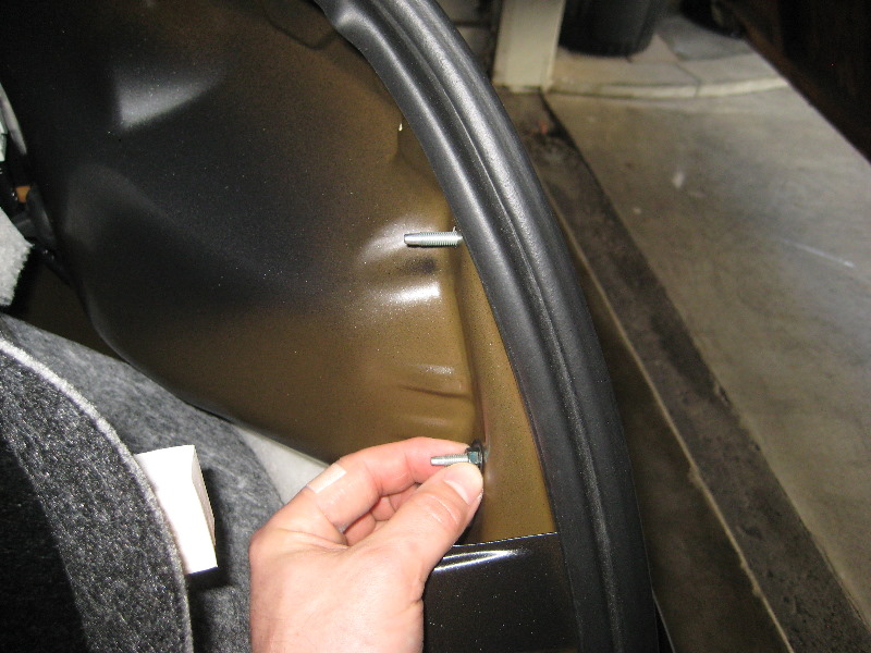 2013-2015-Nissan-Altima-Tail-Light-Bulbs-Replacement-Guide-029