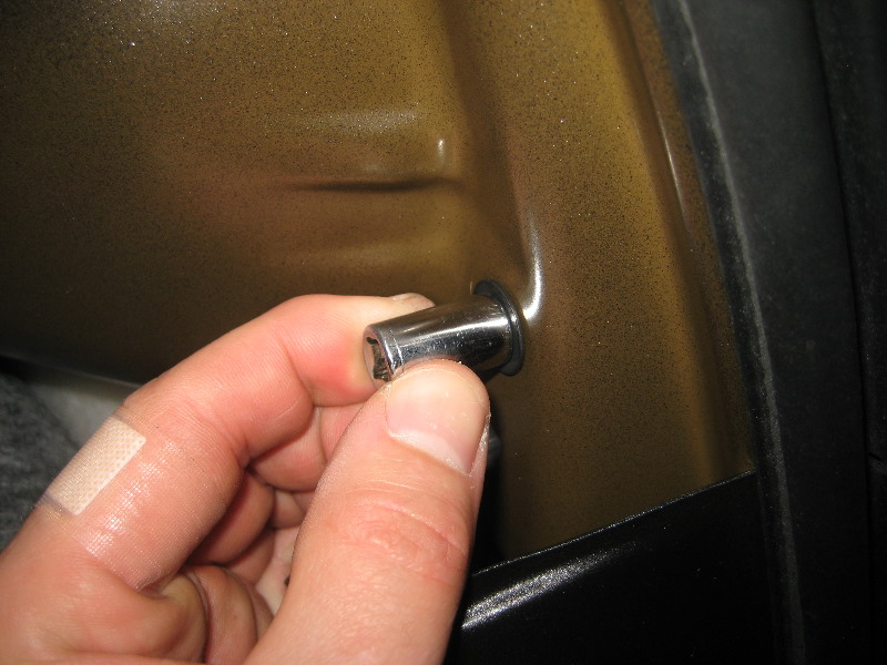 2013-2015-Nissan-Altima-Tail-Light-Bulbs-Replacement-Guide-031