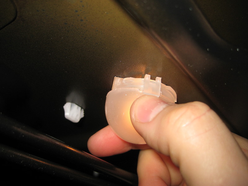 2013-2015-Nissan-Altima-Trunk-Light-Bulb-Replacement-Guide-002