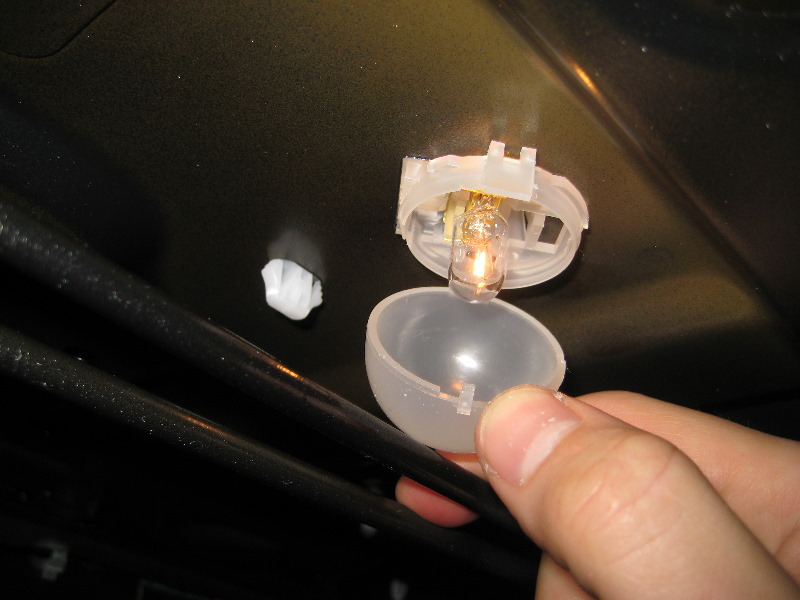 2013-2015-Nissan-Altima-Trunk-Light-Bulb-Replacement-Guide-003