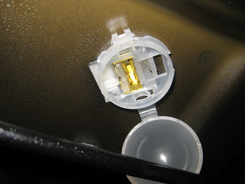 2013-2015-Nissan-Altima-Trunk-Light-Bulb-Replacement-Guide-005