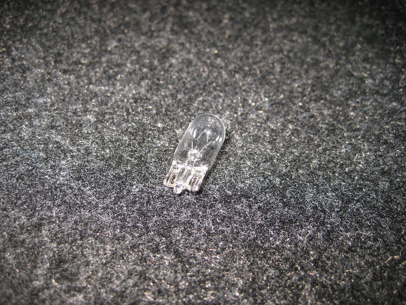 2013-2015-Nissan-Altima-Trunk-Light-Bulb-Replacement-Guide-006