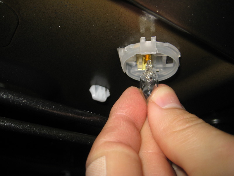 2013-2015-Nissan-Altima-Trunk-Light-Bulb-Replacement-Guide-007