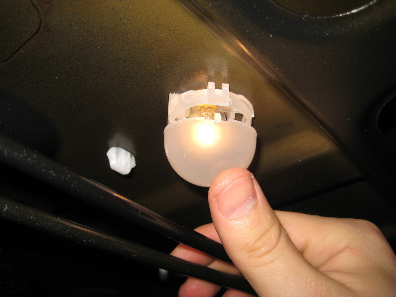 2013-2015-Nissan-Altima-Trunk-Light-Bulb-Replacement-Guide-009
