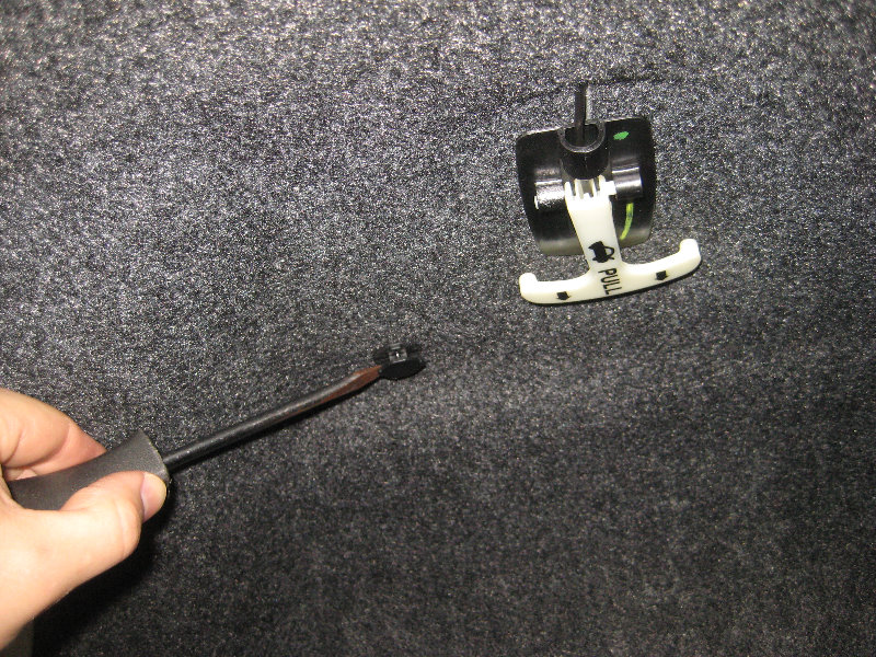 2013-2015-Nissan-Sentra-License-Plate-Light-Bulbs-Replacement-Guide-011