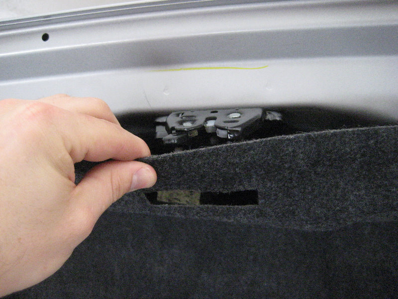 2013-2015-Nissan-Sentra-License-Plate-Light-Bulbs-Replacement-Guide-014