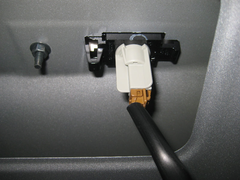 2013-2015-Nissan-Sentra-License-Plate-Light-Bulbs-Replacement-Guide-016