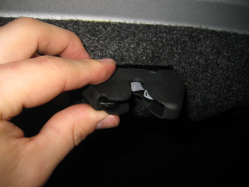 2013-2015-Nissan-Sentra-License-Plate-Light-Bulbs-Replacement-Guide-025