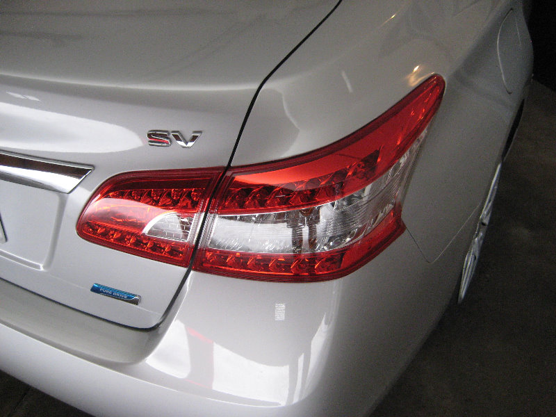 2013-2015-Nissan-Sentra-Tail-Light-Bulbs-Replacement-Guide-001