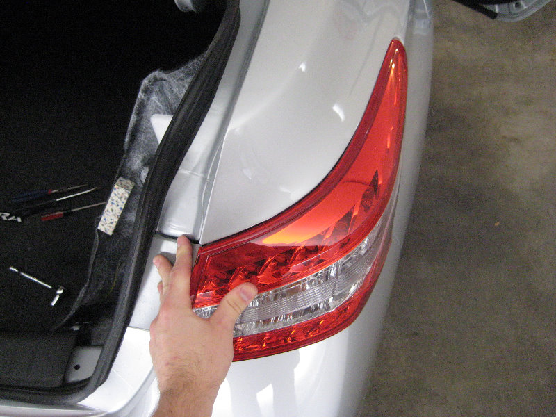 2013-2015-Nissan-Sentra-Tail-Light-Bulbs-Replacement-Guide-012