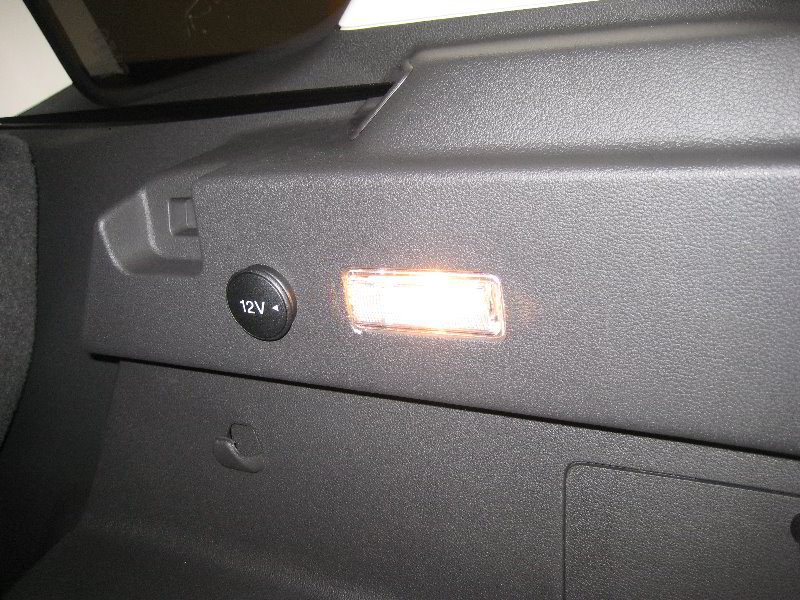 2013-2016-Ford-Escape-Cargo-Area-Light-Bulb-Replacement-Guide-001