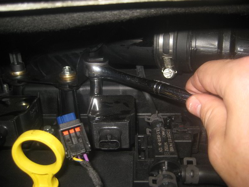 2013-2016-Ford-Escape-EcoBoost-Engine-Spark-Plugs-Replacement-Guide-007