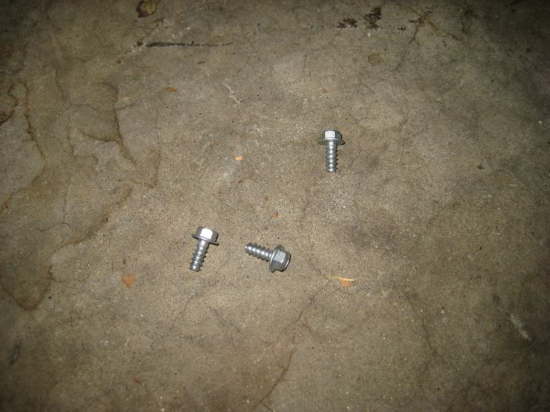 2013-2016-Ford-Escape-Interior-Door-Panel-Removal-Guide-032