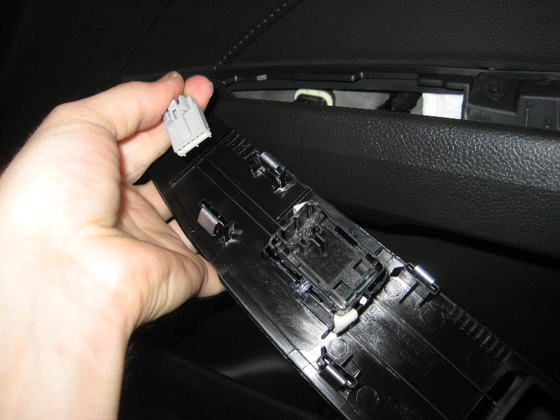 2013-2016-Ford-Fusion-Interior-Door-Panel-Removal-Guide-013
