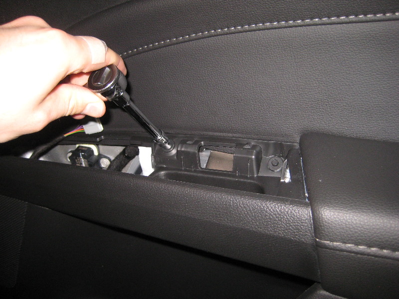 2013-2016-Ford-Fusion-Interior-Door-Panel-Removal-Guide-015