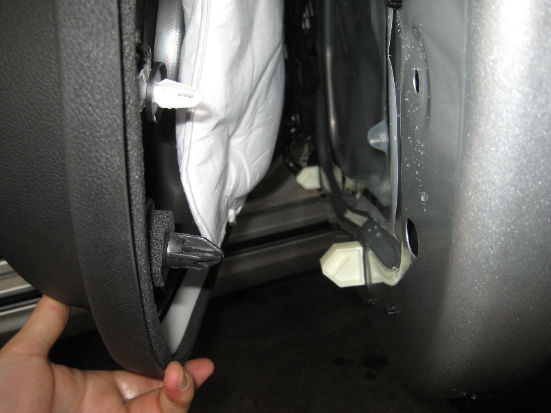 2013-2016-Ford-Fusion-Interior-Door-Panel-Removal-Guide-020