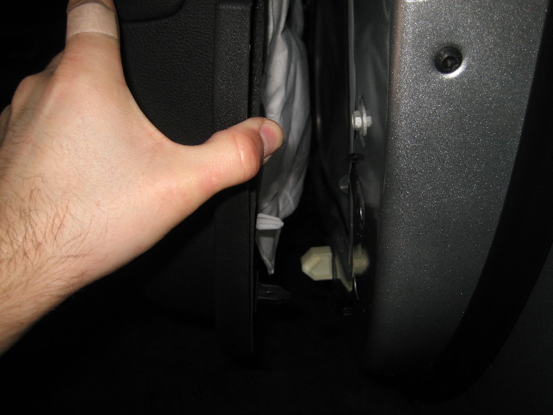 Ford Fusion Door Won't Open From Inside